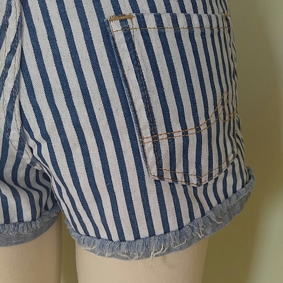 ROXY Striped Shorts - Picture 3 of 8